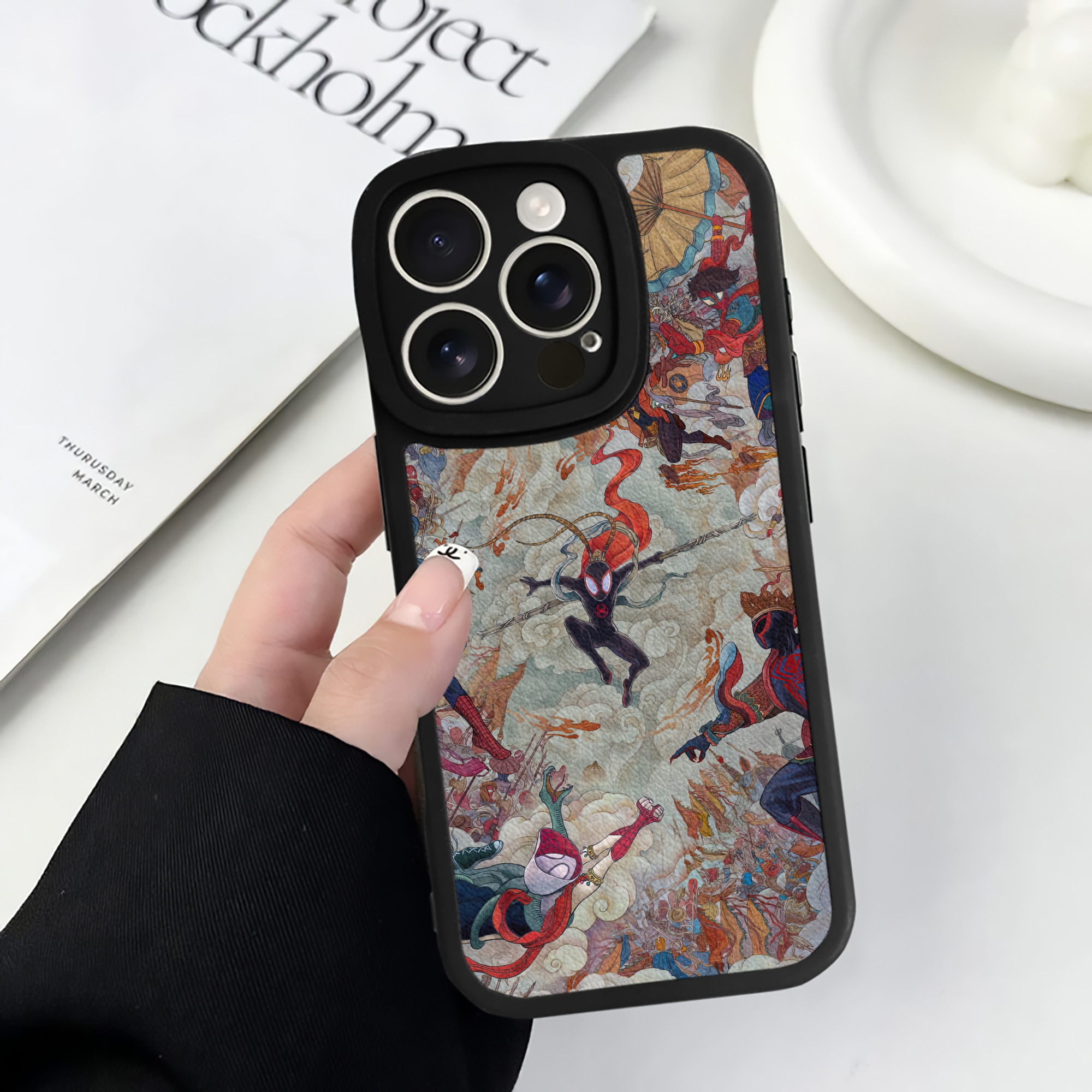 （画像用） Spider Man スパイダーマン 【iPhone 16シリーズ対応】シリコンスマホケース（レザー調） 材質：シリコン